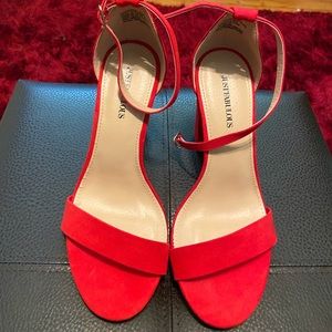 BEAUTIFUL RED CHUNKY HEELS